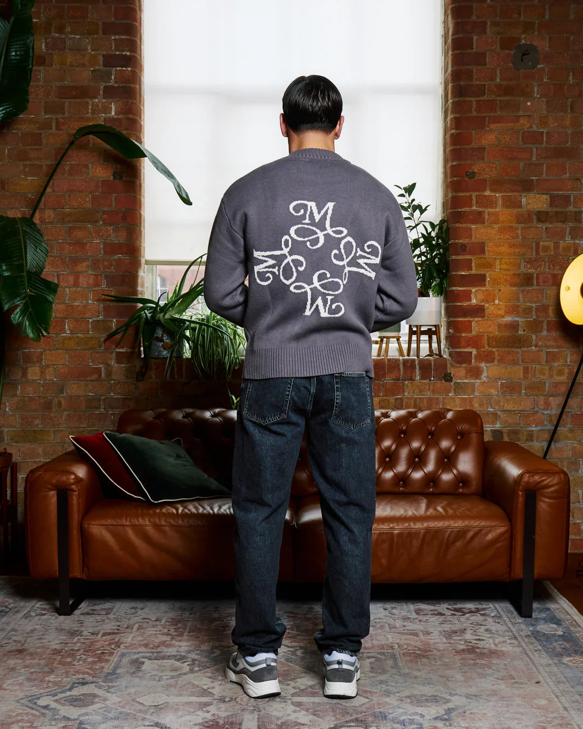 M | SWEATER